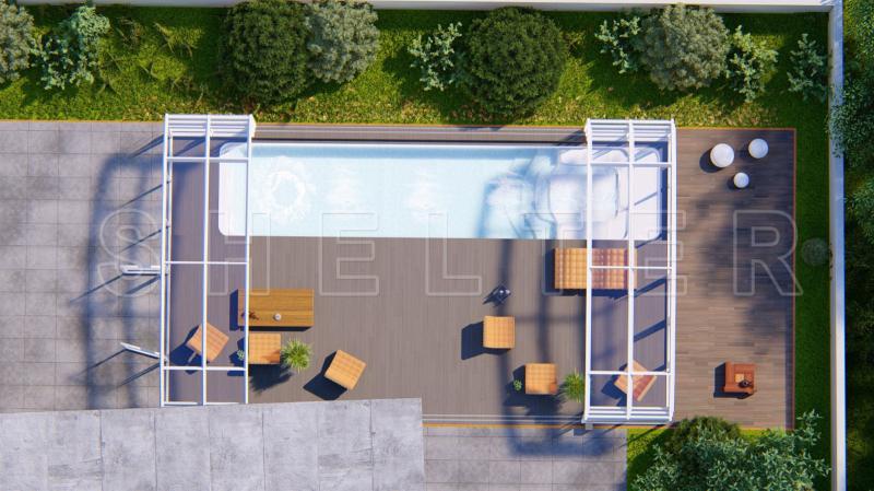 移動(dòng)折疊陽光房與固定玻璃房對比